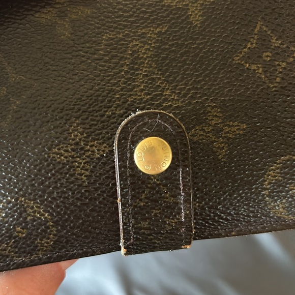 Louis Vuitton Bi-Fold Wallet with Coin Pouch - Picture 7 of 7